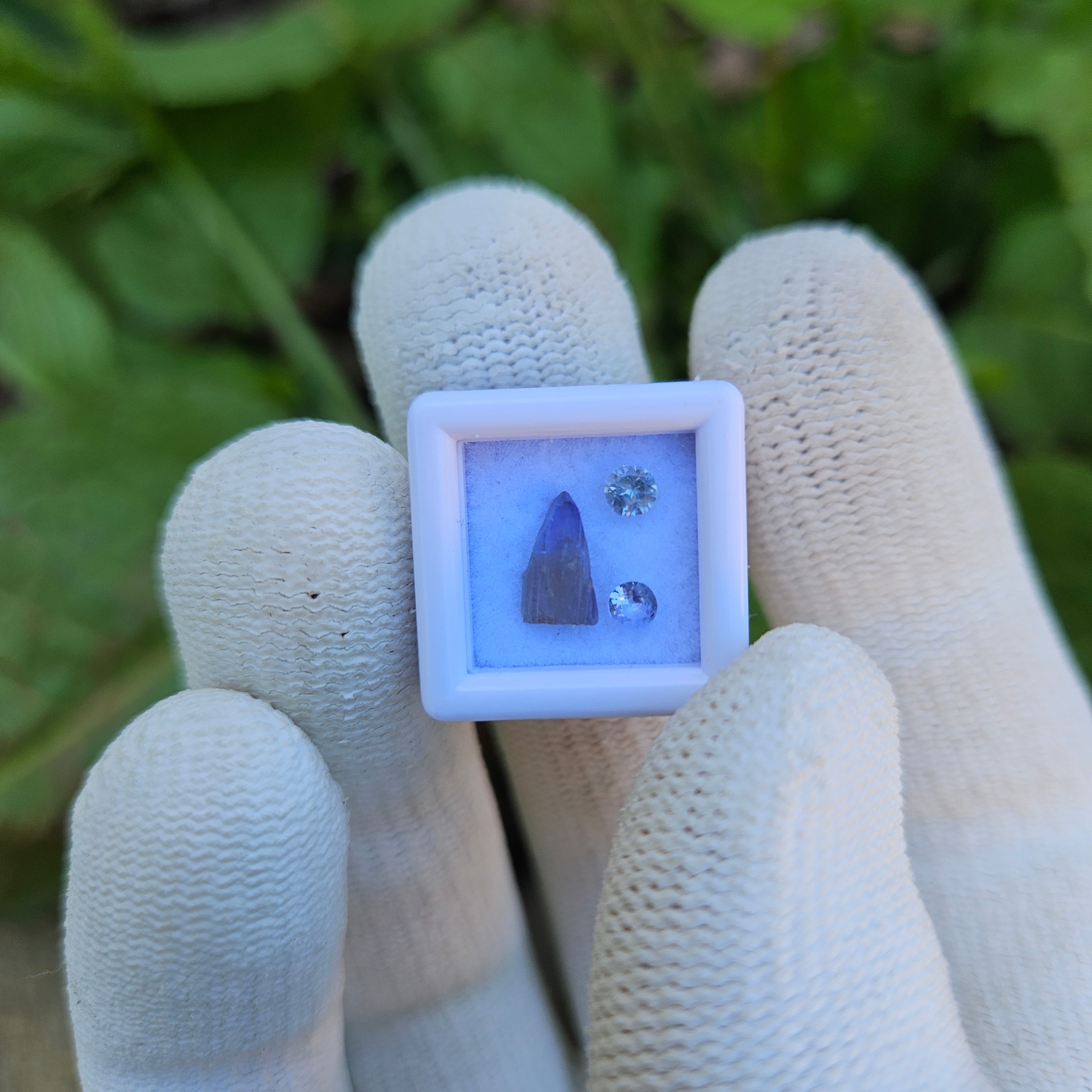 Tanzanite Natural unheated Crystal and Facet set.
