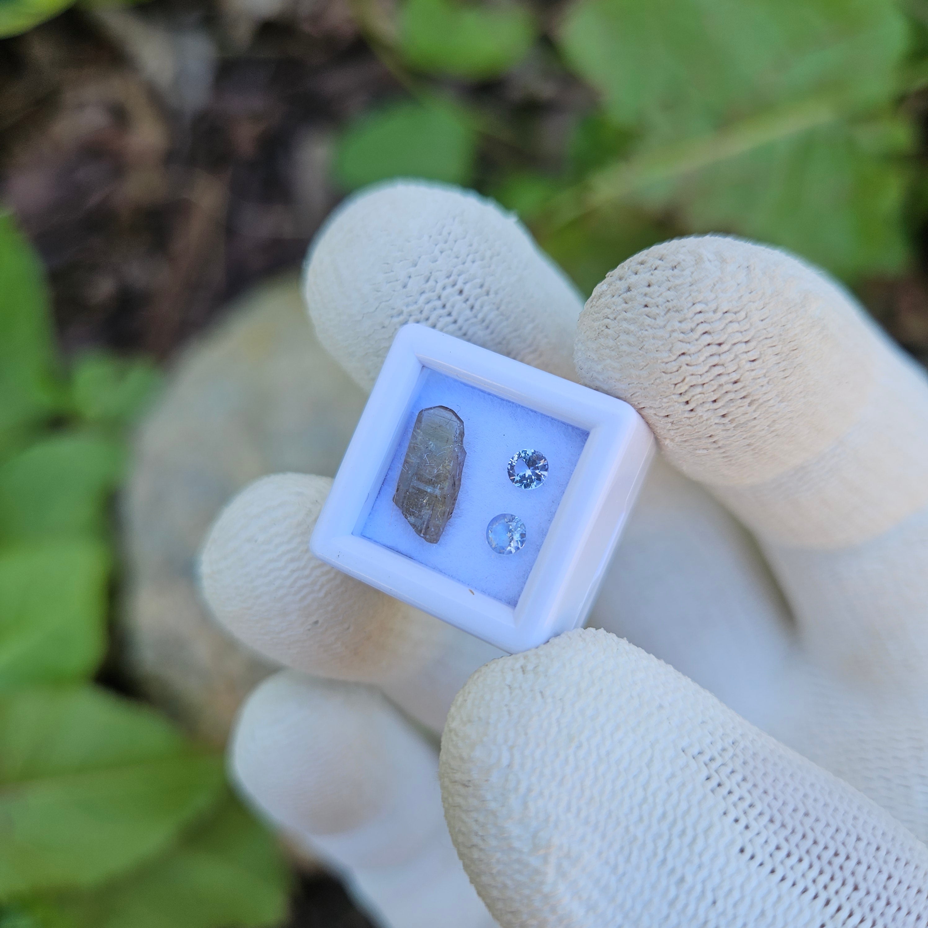 Tanzanite Natural unheated Crystal and Facet set.