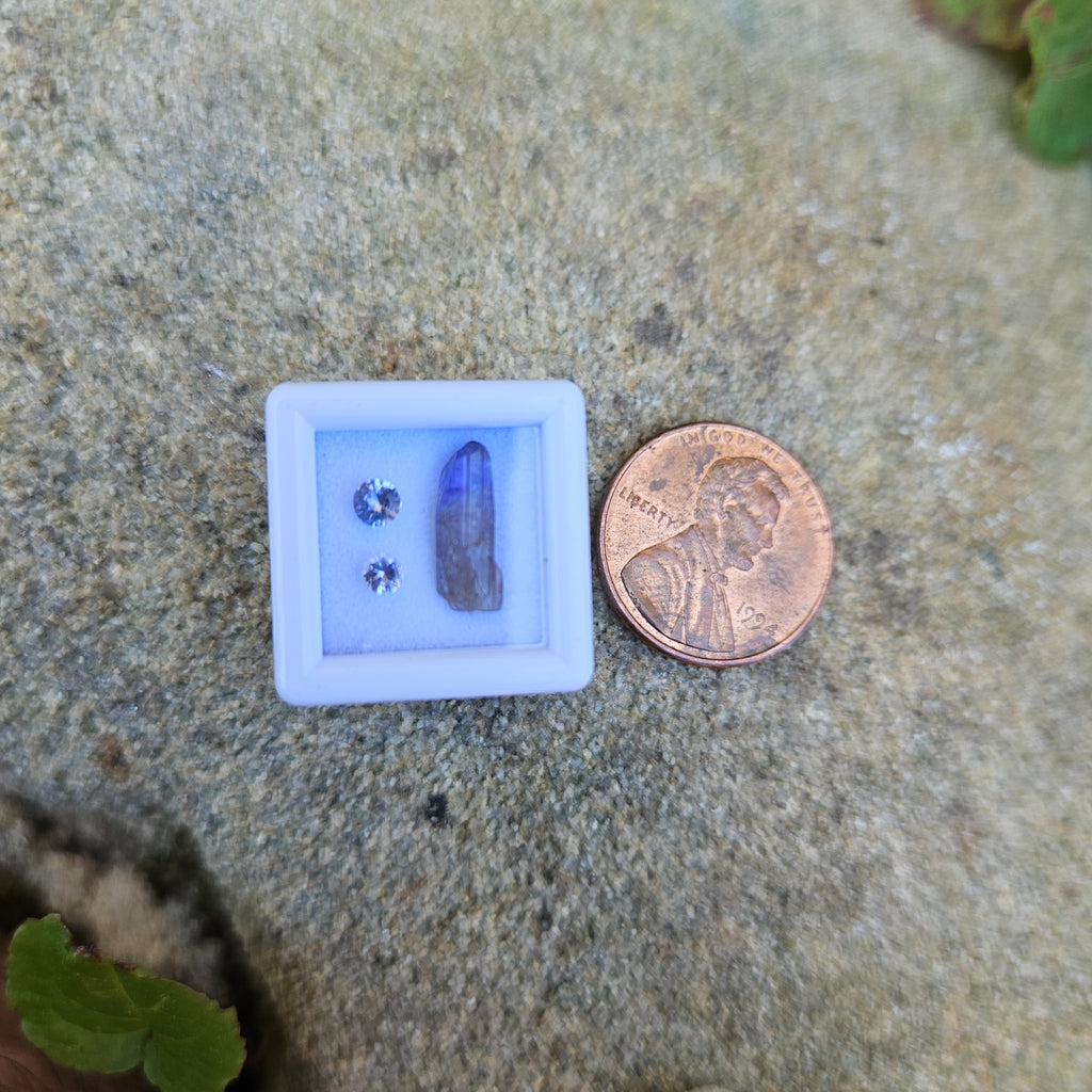 Tanzanite Natural unheated Crystal and Facet set.
