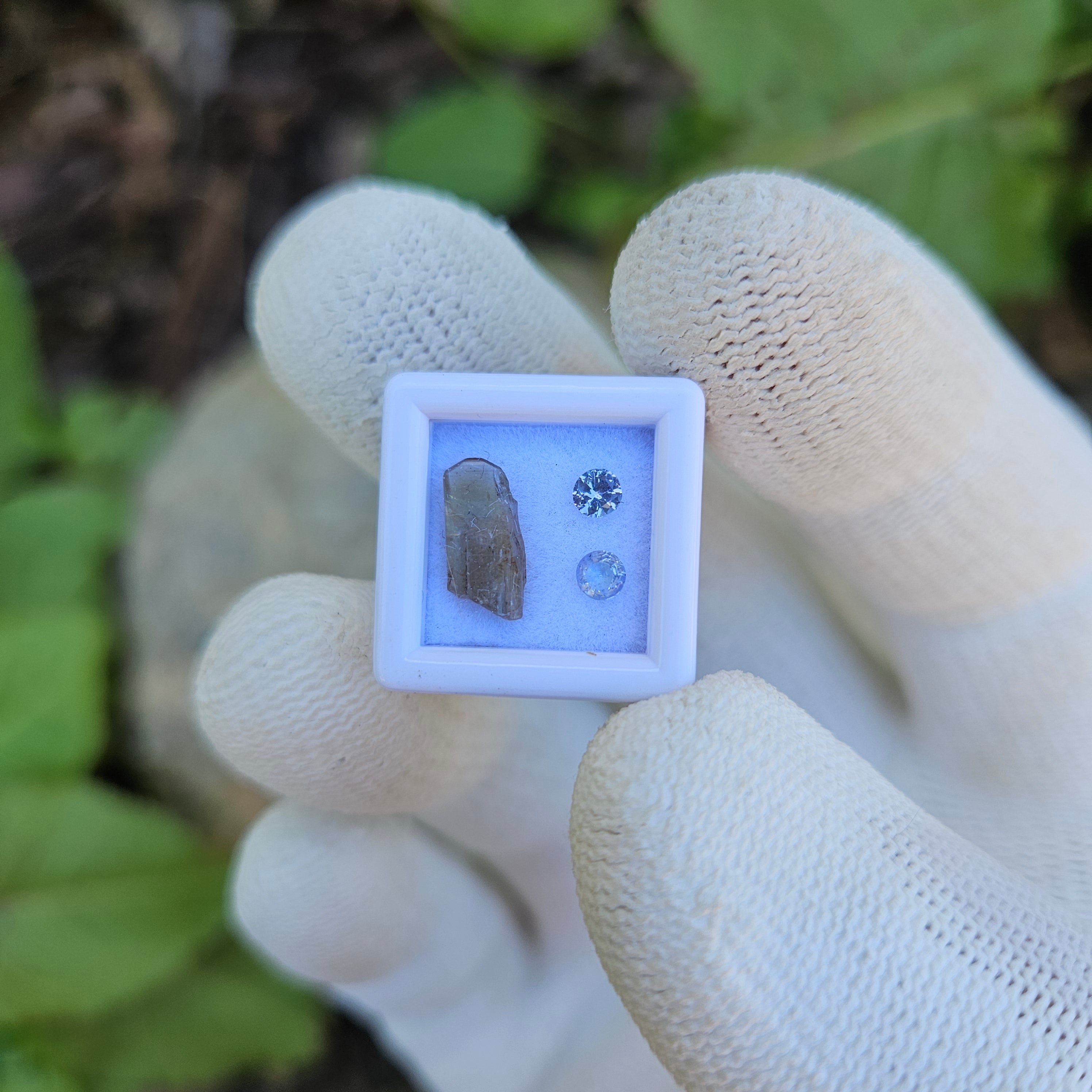 Tanzanite Natural unheated Crystal and Facet set.