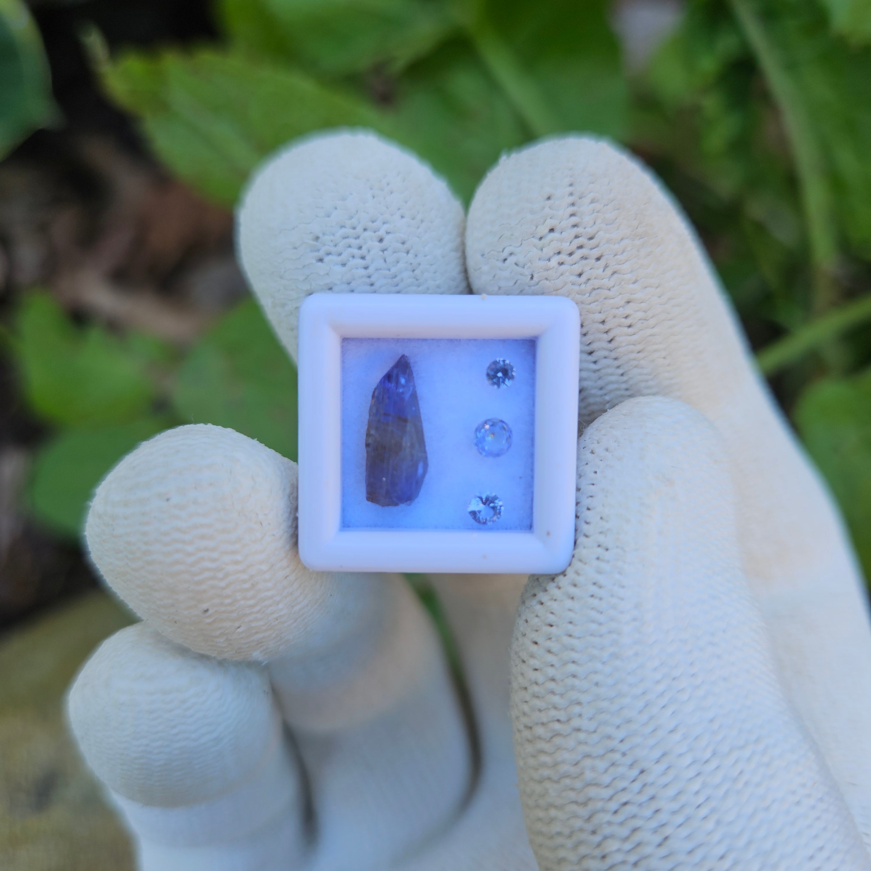Tanzanite Natural unheated Crystal and Facet set.